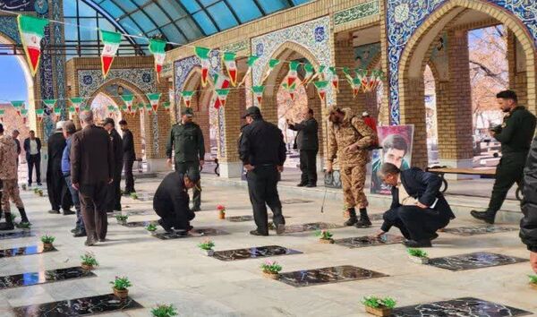 گلباران گلزار شهدای خلیل‌آباد در دهه فجر