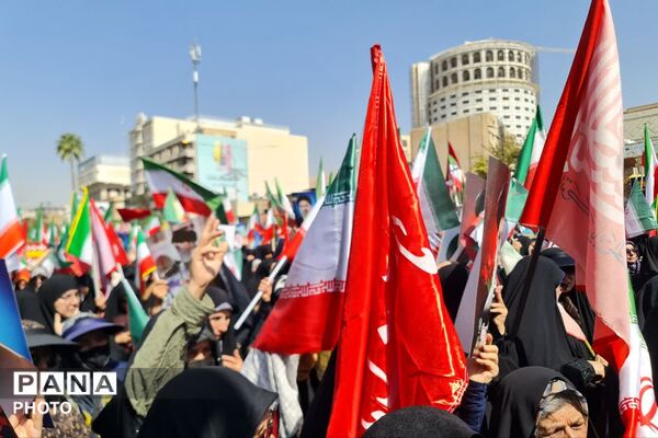 رزمایش ۱۵۰ هزار نفری جان‌فدایان ایران