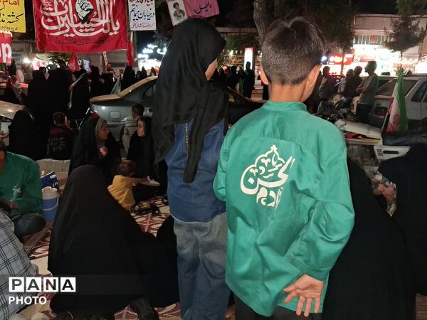 موکبی برای واکس زدن کفش های دلدادگان‌ خاک وطن 