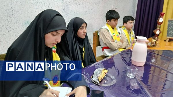 جلسه مربیان منتخب جهت آموزش توانمند سازی مربیان و دانش آموزان پیشتاز محمود‌آباد