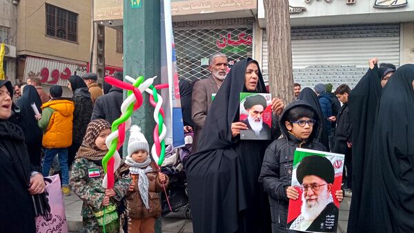 حضور پر شور مردم مشهد در راهپیمایی ۲۲ بهمن