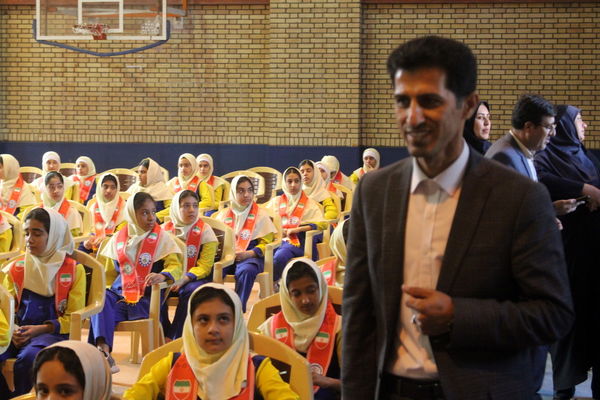 آیین سپاس معلم در دبستان دخترانه شهید باهنر بوشهر