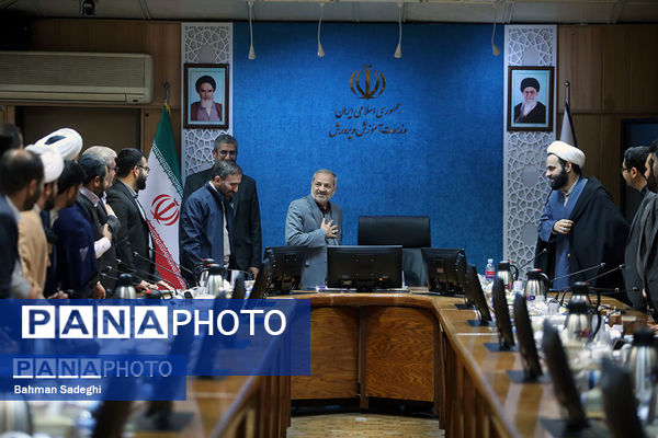 دیدار وزیر آموزش و پرورش با مسئولان اتحادیه انجمن‌های اسلامی دانش‌آموزی سراسر کشور