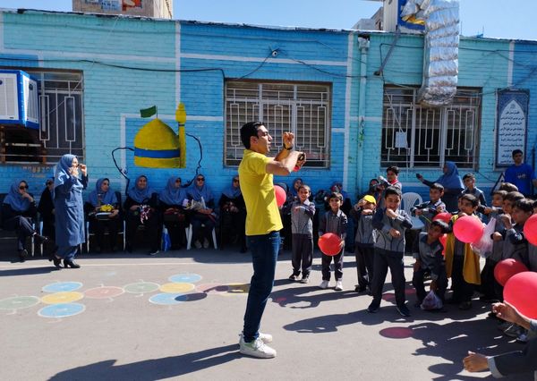 برگزاری جشن و تقدیر از معلمان در دبستان امامت یک