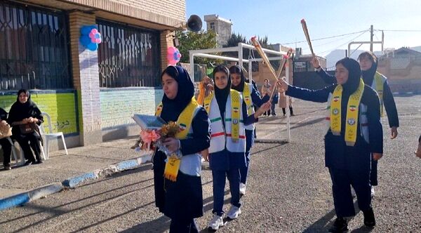 آیین بازگشایی مدارس و آغاز سال تحصیلی در دبیرستان دخترانه زکیه سنندج 