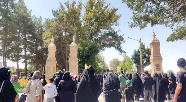 حضور مردم نیشابور در راهپیمایی جاماندگان اربعین حسینی