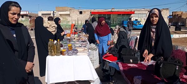 بازارچه محلی در حاشیه جشن چله خرد عارف آباد