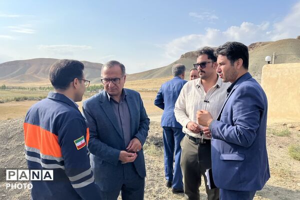 بازدید میدانی فرماندار فیروزکوه از روستا‌ها و پیگیری مطالبات اهالی در نشست با شورا و دهیار