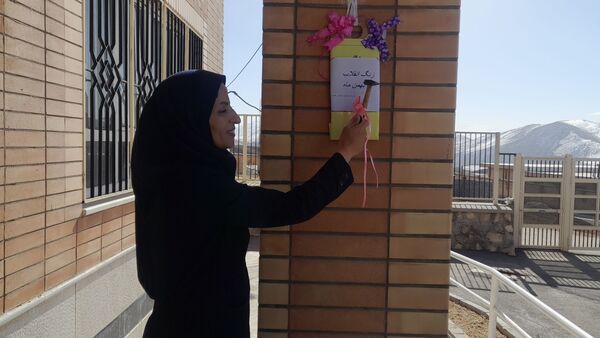 زنگ انقلاب در مدرسه فاروق منصور عباسی شهرستان اردل