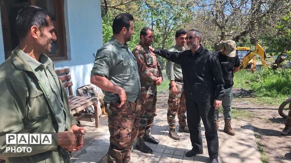 بازدید فرمانده انتظامی گلستان از خدمت‌رسانی کارکنان انتظامی در کردکوی 