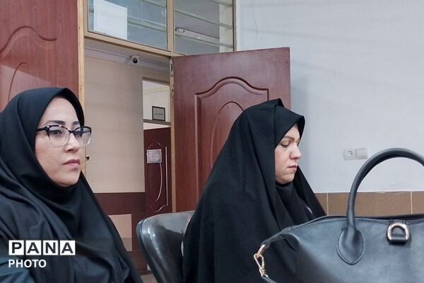  آیین کاشت نهال امید به یاد شهدای دانش‌آموز جنگ رمضان در دبیرستان فتح المبین شهرری 