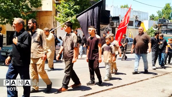 تجلی عشق حسینی مردم کوهدشت در روز عاشورا