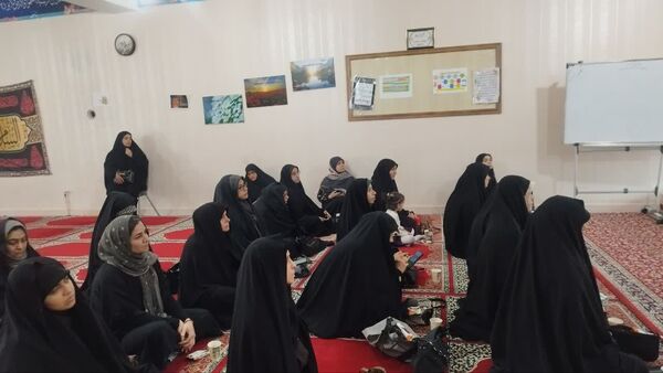 کارگاه آموزش خانواده در دبیرستان شاهد تکتم ناحیه ۳