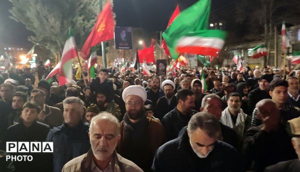 «فدای ایران»؛ پیام تویسرکان به جهان در مراسم اربعین قائد شهید