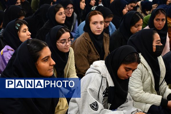 همایش دانش‌آموزی دختران حاج‌قاسم در بهارستان‌2