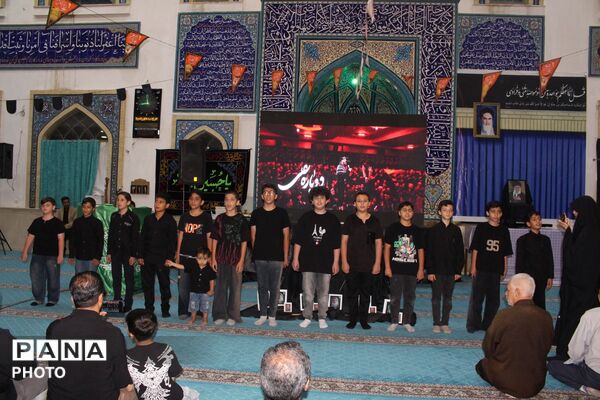 نظرآباد میزبان آیین بزرگداشت رهبر شهید با حضور مسئولان و دانش‌آموزان