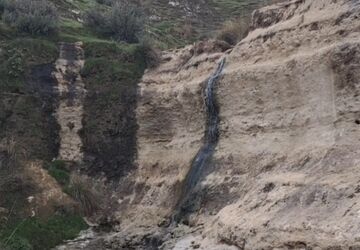 چشمه آب شور روستای گرم آباد،طبیعت بکر ماژین.