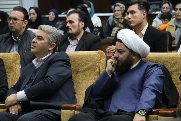 رونمایی کتاب «سه کبوتر حدادان» دانش‌آموز تبریزی