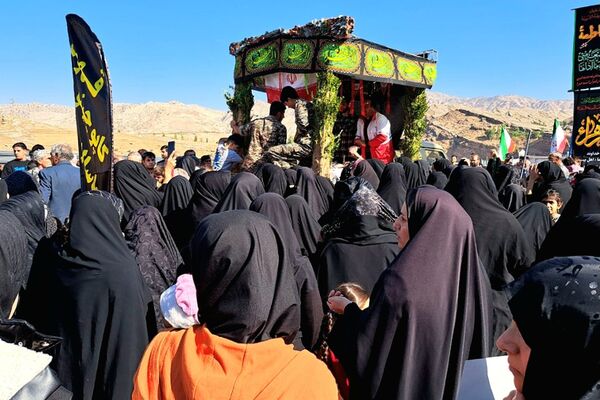 حضور پرشور مردم اَفرینه در آیین استقبال از شهید گمنام