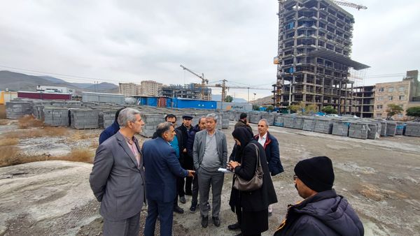 بازدید مدیرکل نوسازی مدارس جهت احداث مدرسه‌ای جدید در ناحیه۶ مشهد