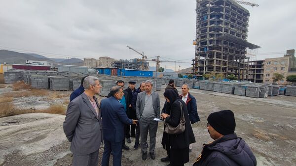 بازدید مدیرکل نوسازی مدارس جهت احداث مدرسه‌ای جدید در ناحیه۶ مشهد