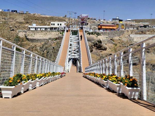 پل معلق سه‌طبقه ورگه‌سران؛ شکوه معماری بر فراز دره ورگه سران