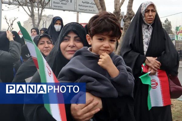 تجدید میثاق مردم ولایتمدار قرچک در راهپیمایی ۲۲ بهمن