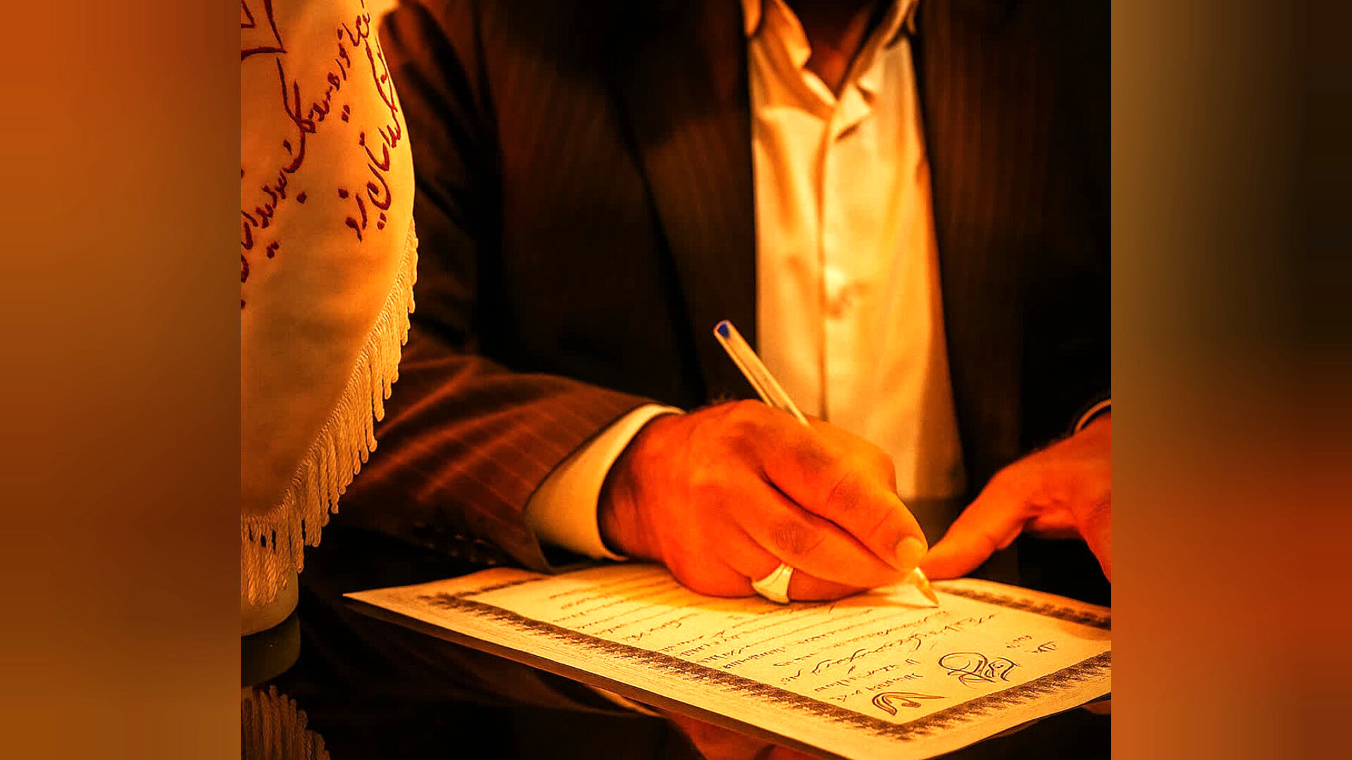 معلم یزدی، درس زندگی را با آزادی مادر در بند معنا کرد