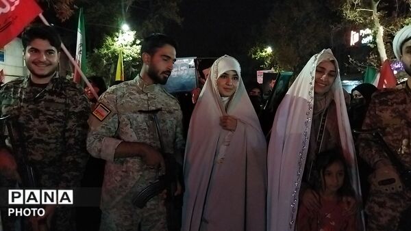 حضور عروس و داماد های جانفدا در رژه اقتدار جانفدایان ایران نیشابور 