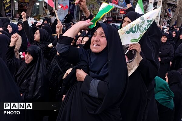 مراسم گرامیداشت چهلمین روز شهادت دانش‌آموزان میناب در شهرستان اسلام‌آباد غرب