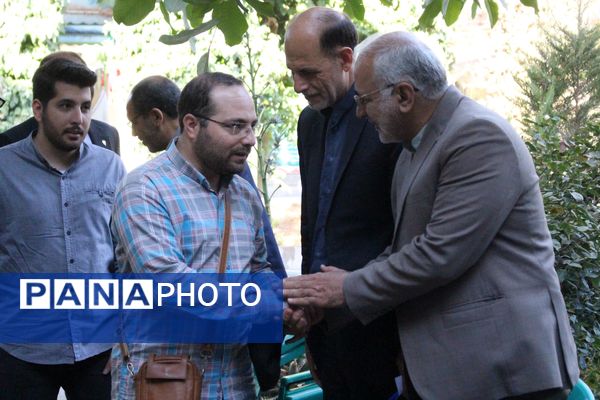 مراسم گرامیداشت هفته دفاع مقدس در اداره‌کل آموزش و پرورش اصفهان