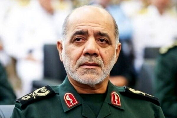 قدردانی فرمانده قرارگاه مرکزی خاتم‌الانبیا از فداکاری امدادگران هلال‌احمر در جنگ تحمیلی
