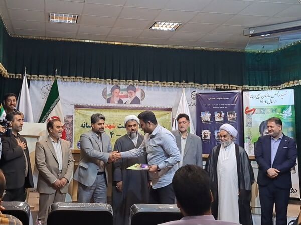 تقدیر از برگزیدگان دو رویداد رسانه‌ای «میثاق» و «سرباز مقاومت» در قم