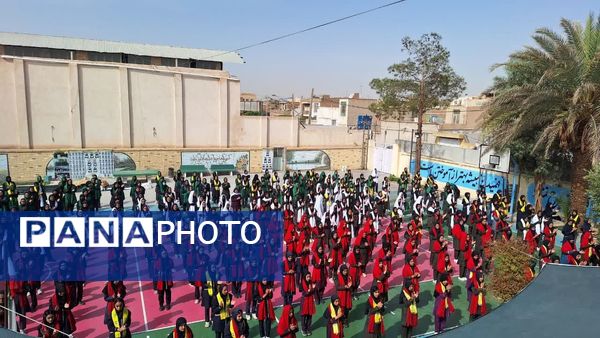 بازدید مدرسان کشوری سازمان دانش‌آموزی از دبیرستان تمام تشکیلاتی عفت