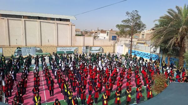 بازدید مدرسان کشوری سازمان دانش‌آموزی از دبیرستان تمام تشکیلاتی عفت