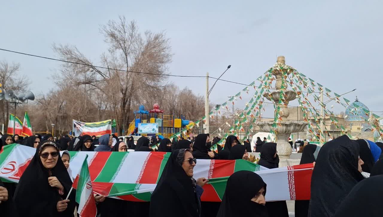 میمه همدل و استوار در مسیر انقلاب