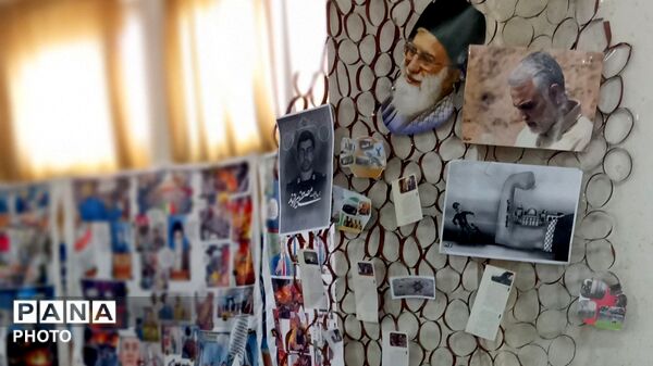 برپایی نمایشگاه انقلاب اسلامی توسط دانش‌آموزان دبیرستان نرگس