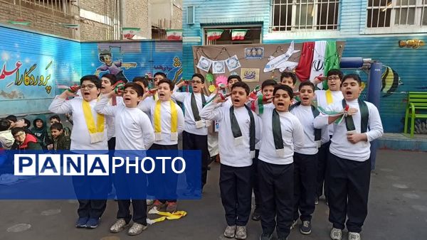 طنین زنگ انقلاب در طلیعه دهه فجر در منطقه ۱۰