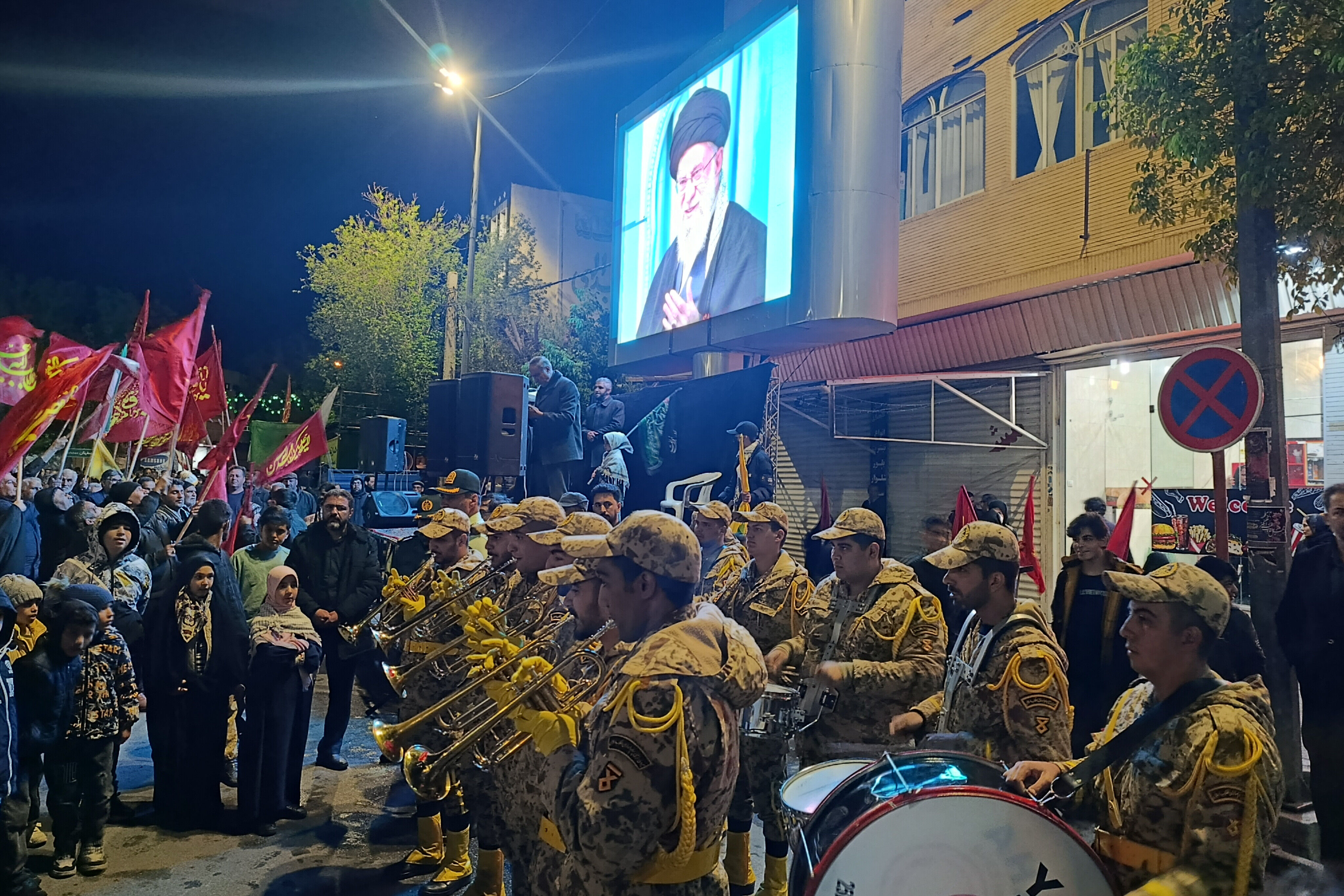 همایش دختران جان‌فدای آباده در میدان مقاومت