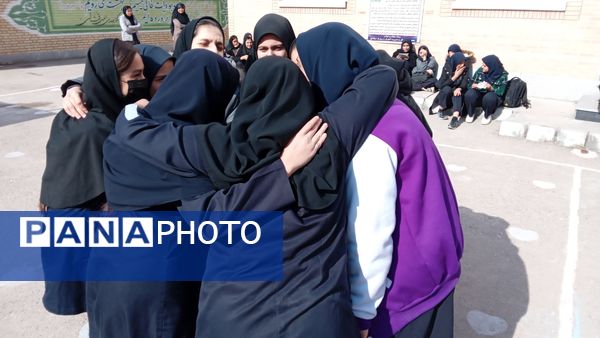  مسابقات ورزشی در دبیرستان خاص نمونه فرهنگ 