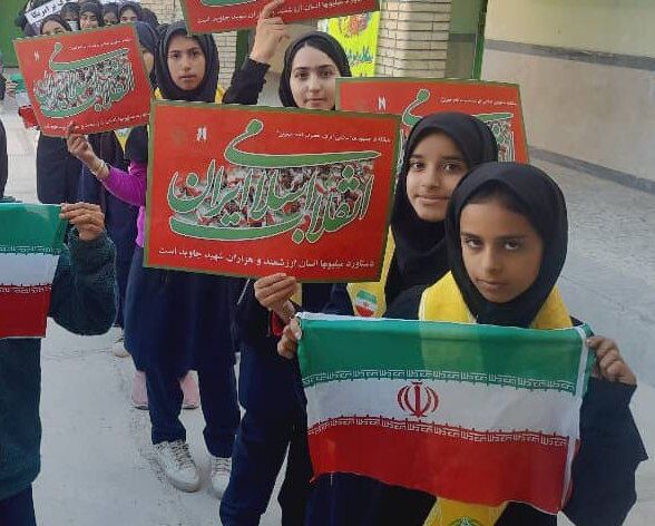 زنگ انقلاب در مدارس پارسیان نواخته شد 