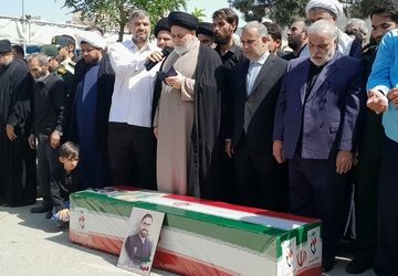 نسیم‌شهر در موج خروشان مردم، شهیدش را بدرقه کرد