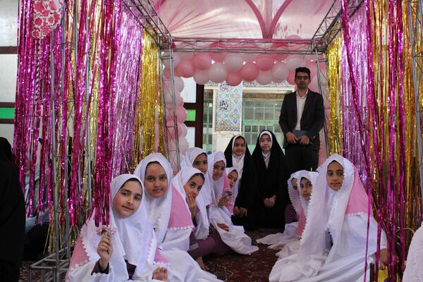 جشن تکلیف دانش‌آموزان دختر شهرستان بن 