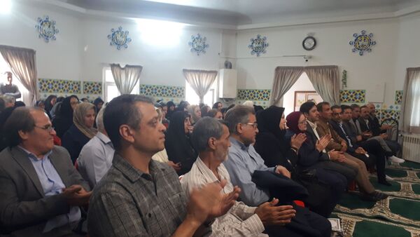 جلسه مجمع عمومی انجمن اولیا و مربیان در دبیرستان شاهد شهید حمامی ناحیه 6 مشهد