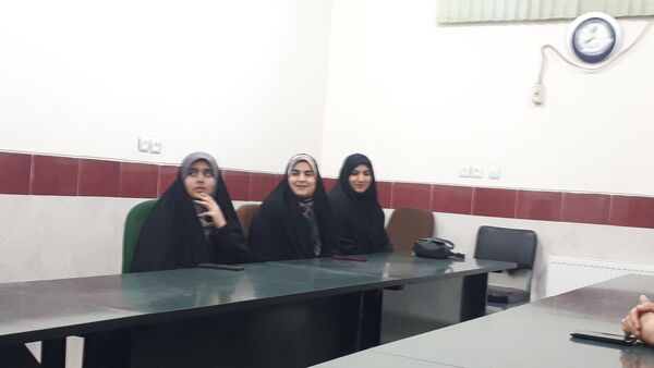 رونمایی از کتاب اولین گام مهمترین قدم در ابرکوه