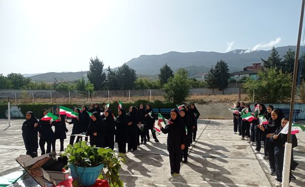 جشن جوانه‌ها در دبیرستان یاران امام 