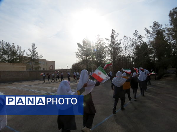 نشاط و شادابی دانش‌آموزان در مدرسه شهید هاشمی‌نژاد خاتم