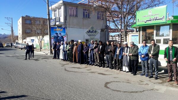 آیین گلباران تمثال امام خمینی(ره) در شهرستان کوهسرخ