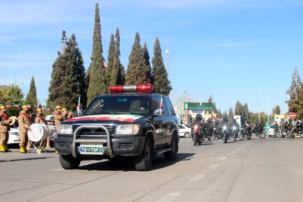 مراسم نمادین ورود امام خمینی(ره) در فرودگاه شهید صدوقی یزد