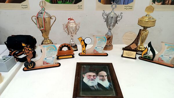 گذری بر روز اول و روز دوم نمایشگاه دهه فجر دبیرستان شاهد ابوذر غفاری
